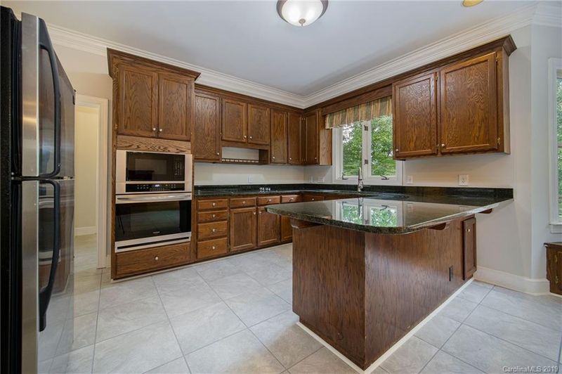 509 Maymont Dr, Cramerton, NC 28032