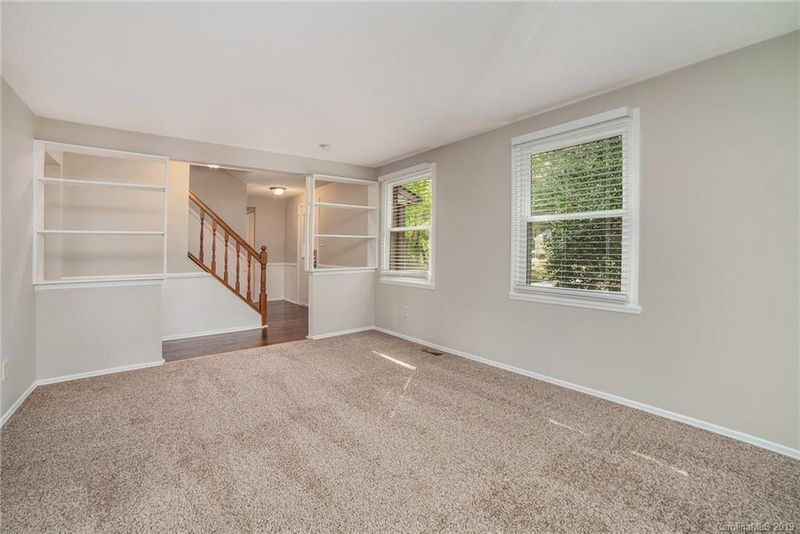 6007 Carpenter Dr, Charlotte, NC 28226
