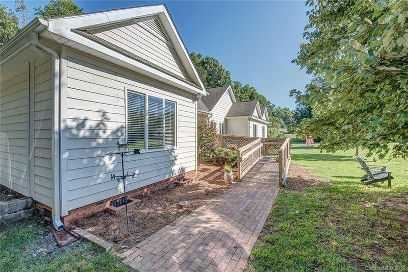 4084 Tucker Rd, Belmont, NC 28012