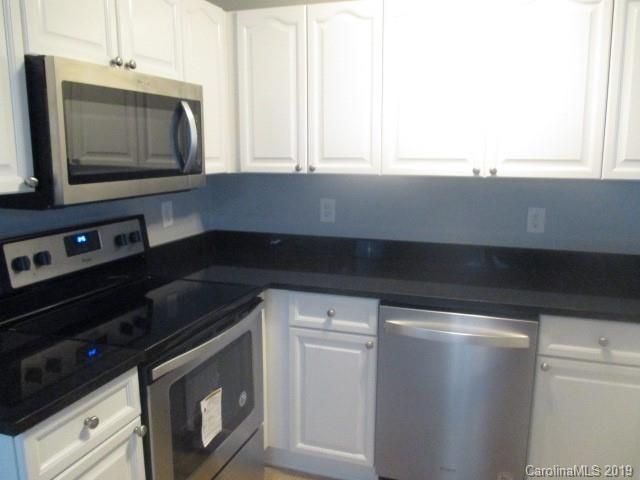 1428 Hidden Stream Ct, Charlotte, NC 28213