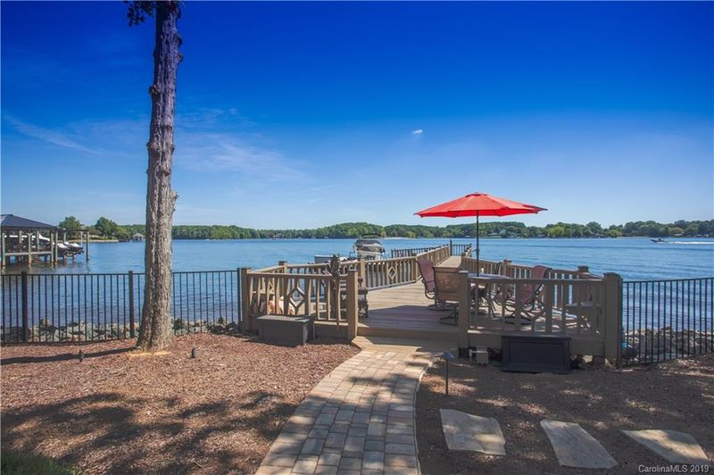 18410 Balmore Pines Ln, Cornelius, NC 28031