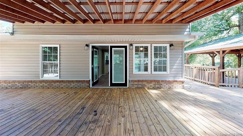 2633 Hart Rd, Charlotte, NC 28214