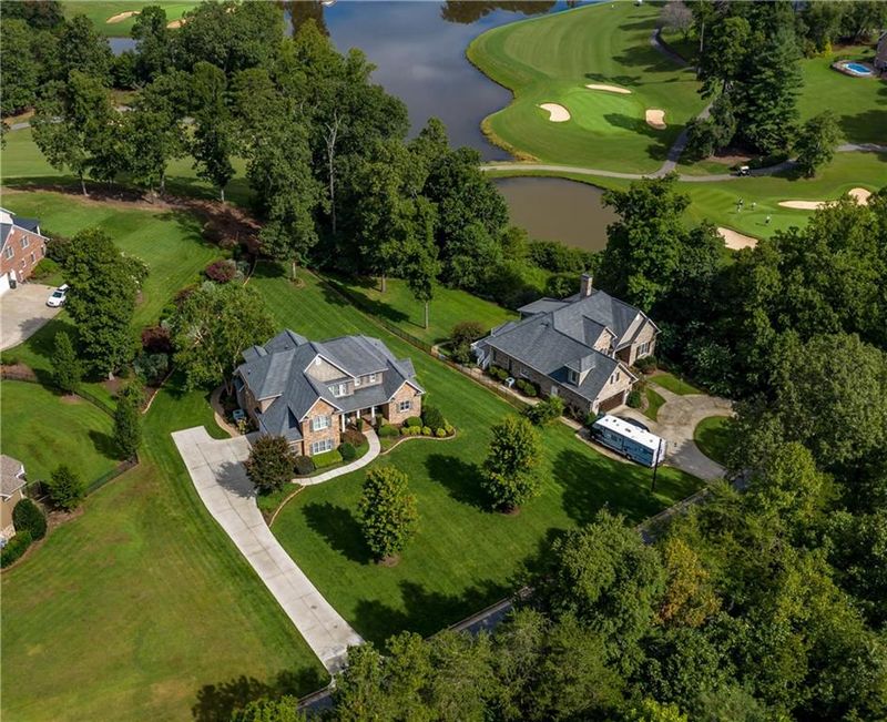 3831 Wandering Ln NE, Hickory, NC 28601