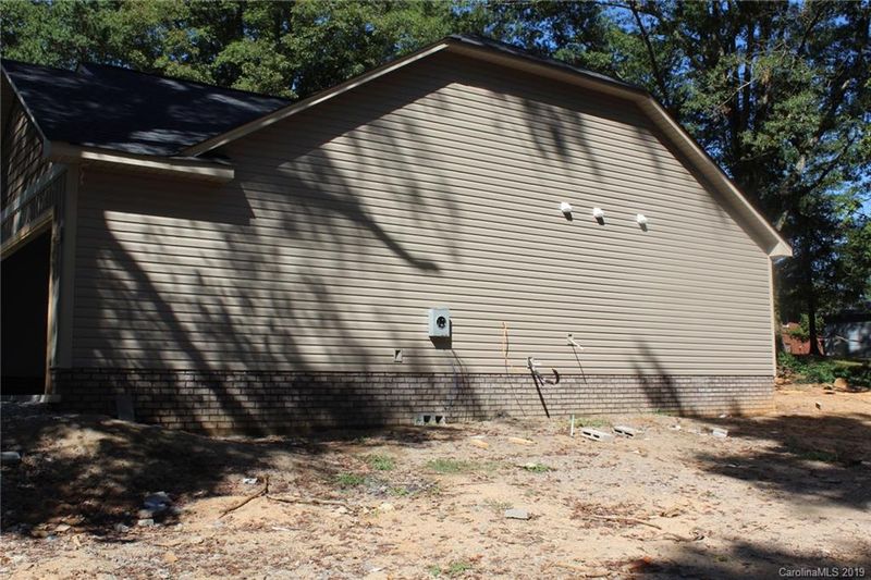 1505 Central Dr, Kannapolis, NC 28083