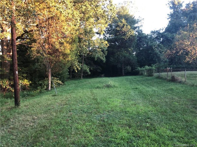 141 Autumn Leaf Rd, Troutman, NC 28166