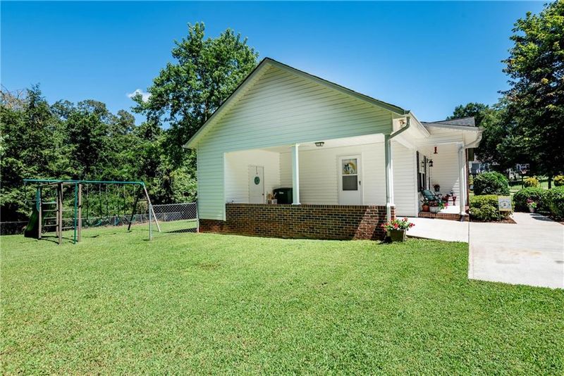 26 W I St, Newton, NC 28658