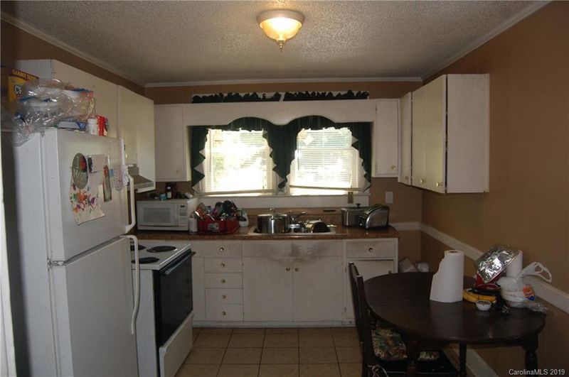 208 Wood Ave, Kannapolis, NC 28083