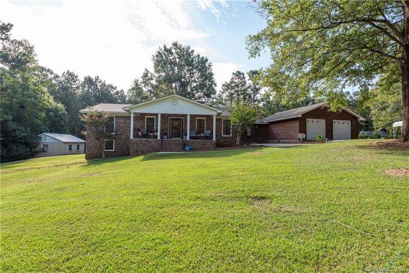 5028 Dandle Ln, Lancaster, SC 29720