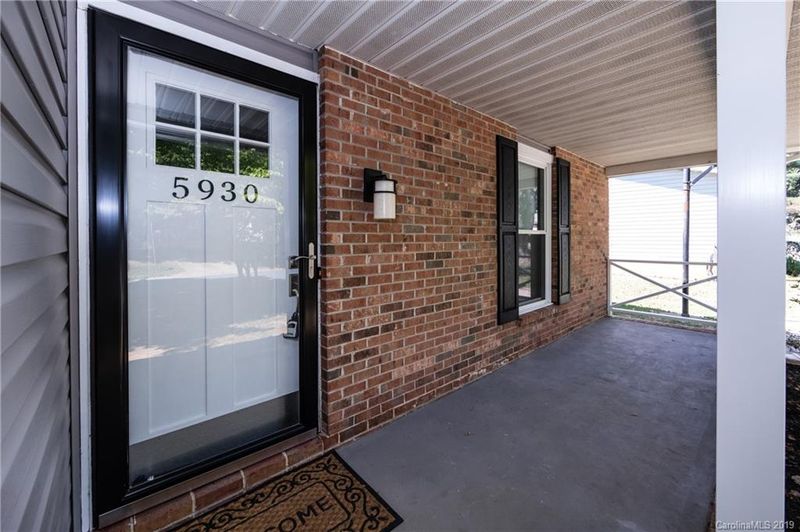 5930 Sunset Chase Ln, Charlotte, NC 28212