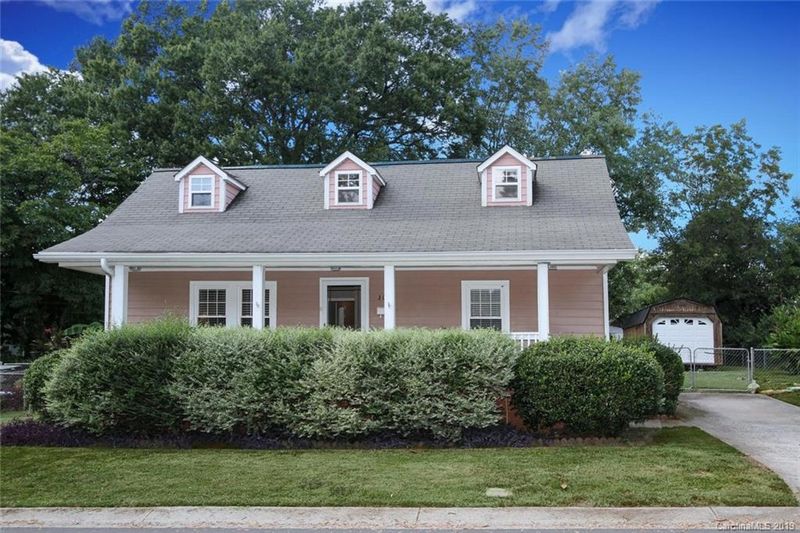 3015 Myers St, Charlotte, NC 28205