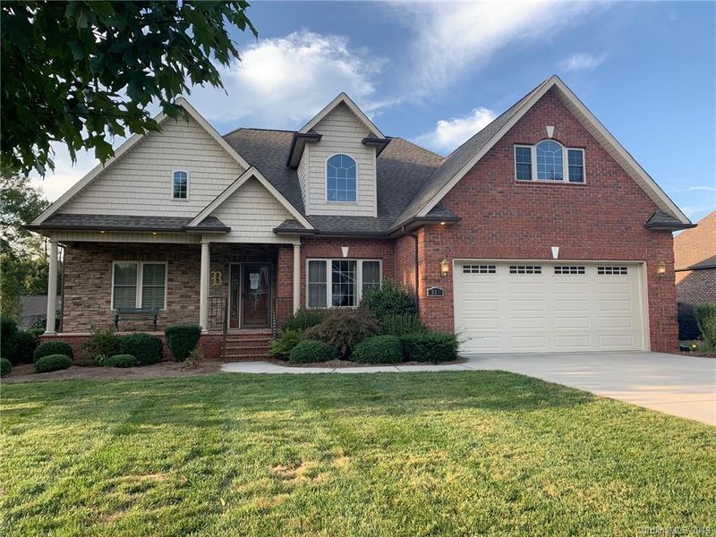 314 Macon Dr, Statesville, NC 28625