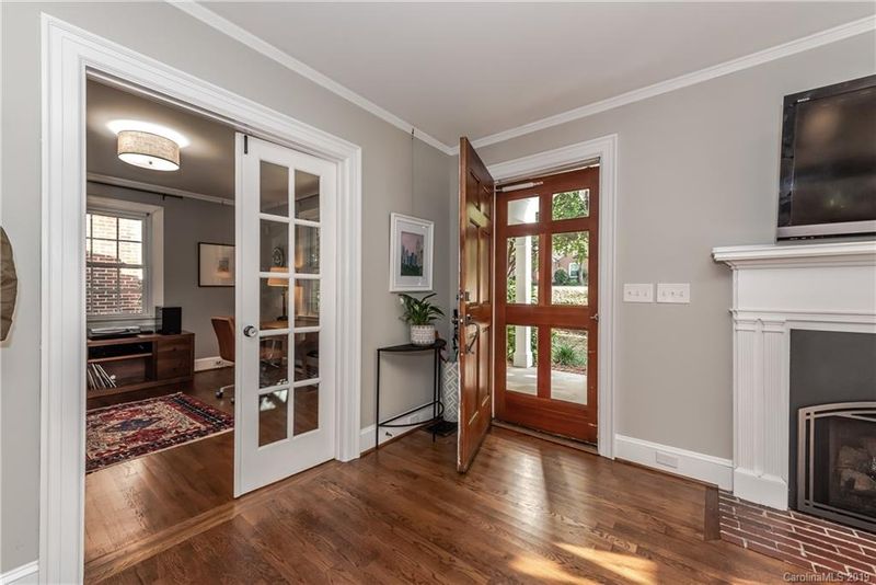 2412 Commonwealth Ave, Charlotte, NC 28205