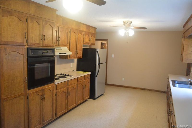 2934 Kendrick Rd, Gastonia, NC 28056
