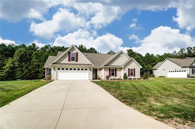 3695 Creek Ridge Dr, Denver, NC 28037