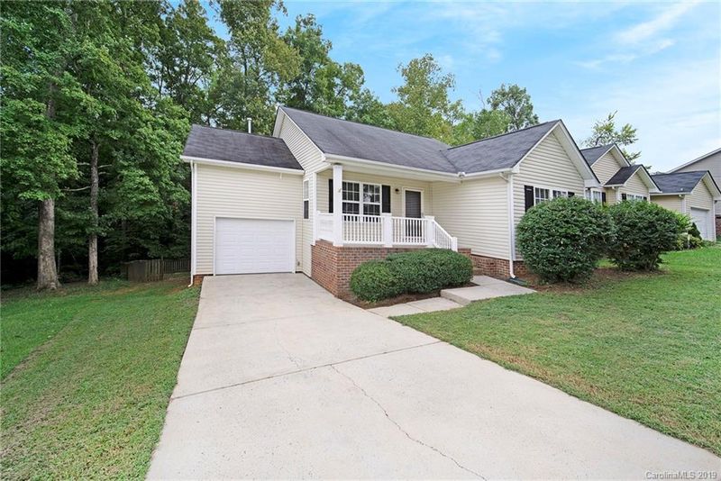 2131 Congress Ct, Kannapolis, NC 28083