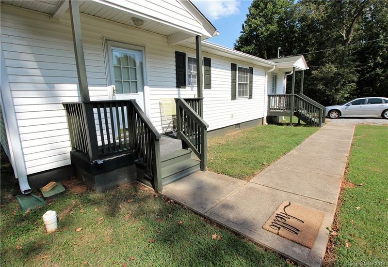 109 Carpenter Cir, Mount Holly, NC 28120