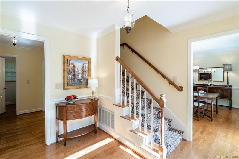 2430 Winterbrooke Dr, Matthews, NC 28105
