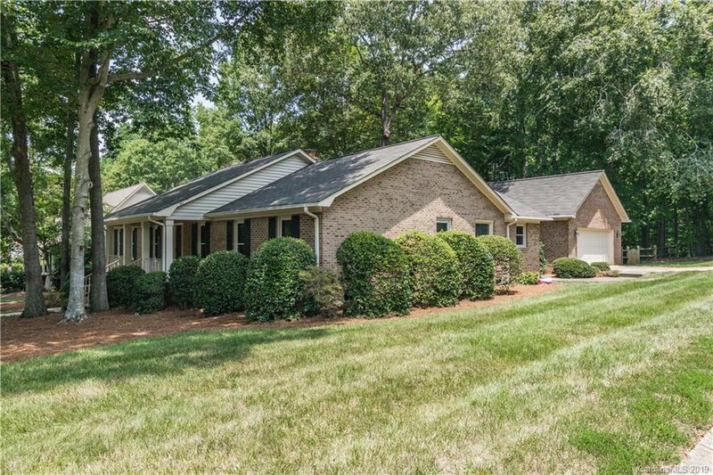 7232 Leaves Ln, Charlotte, NC 28213