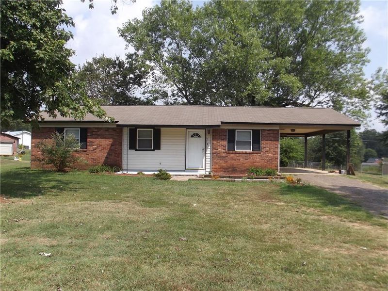 207 Springhill Ln, Maiden, NC 28650