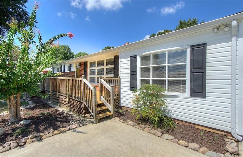 605 Dakota St, Kannapolis, NC 28083