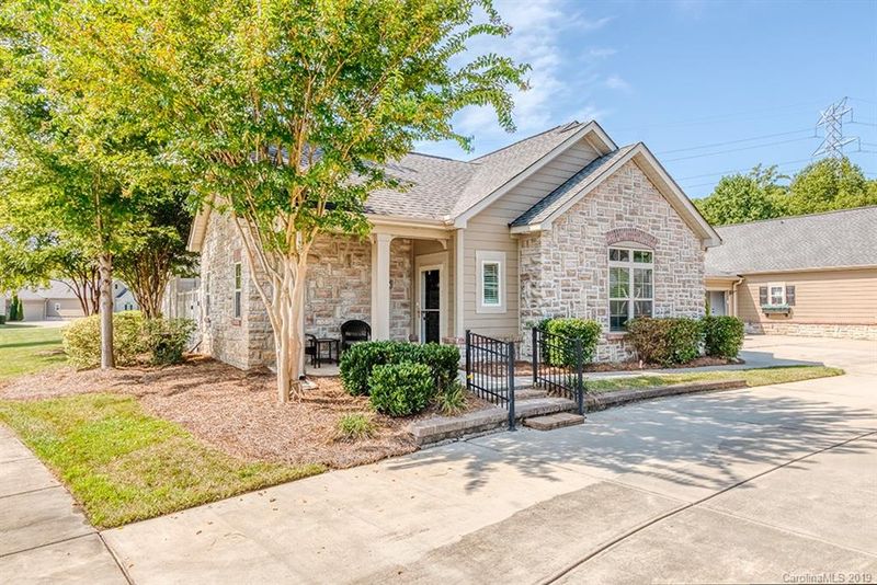 4821 Polo Gate Blvd, Charlotte, NC 28216