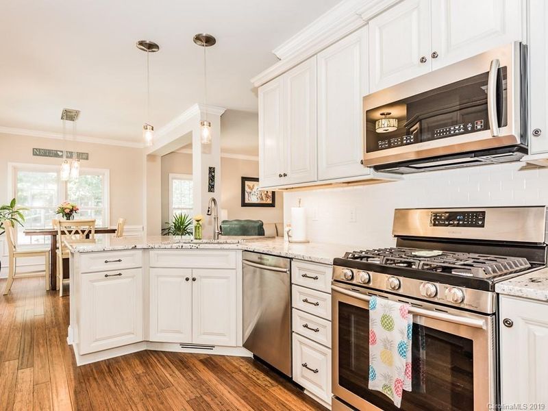 12043 Spinnaker Dr, Tega Cay, SC 29708