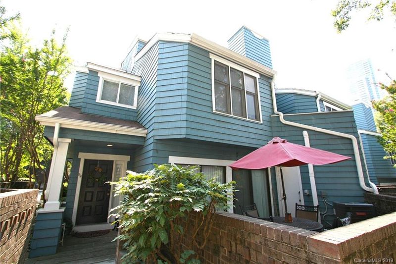 425 8th St #94, Charlotte, NC 28202
