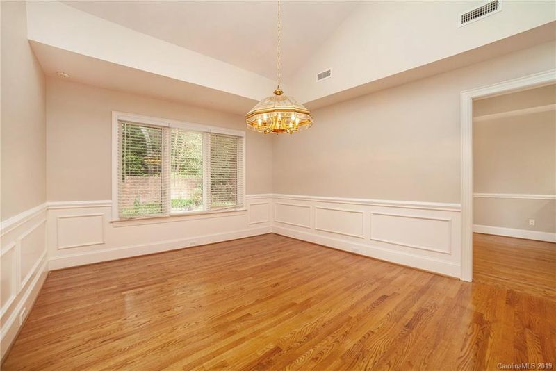 5745 Ballinard Ln, Charlotte, NC 28277
