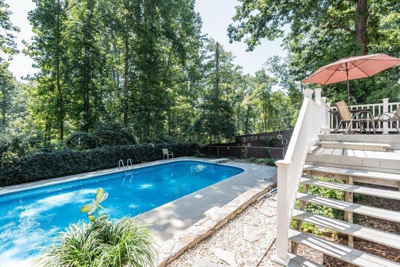 831 Hamilton St, Newton, NC 28658