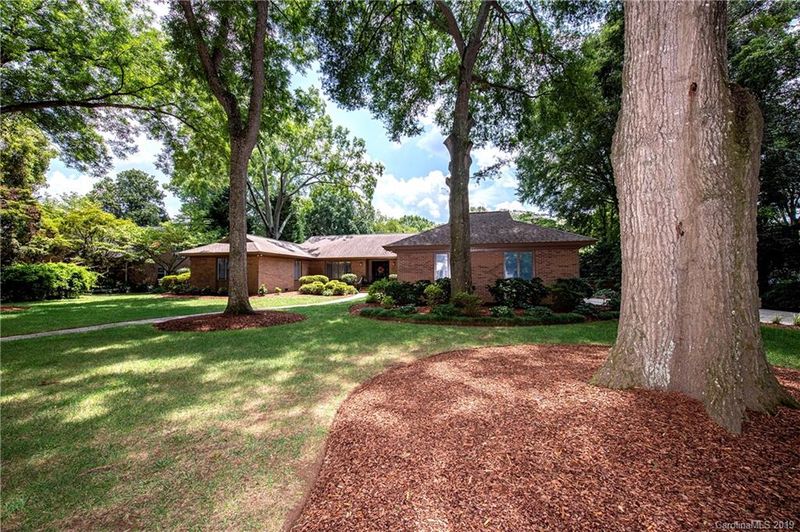 1625 Cavendish Ct, Charlotte, NC 28211