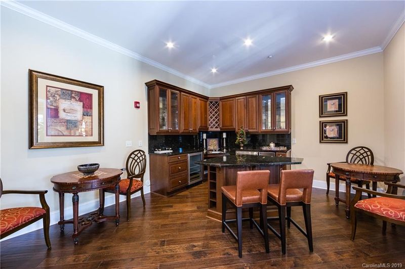 5425 Closeburn Rd #300, Charlotte, NC 28210