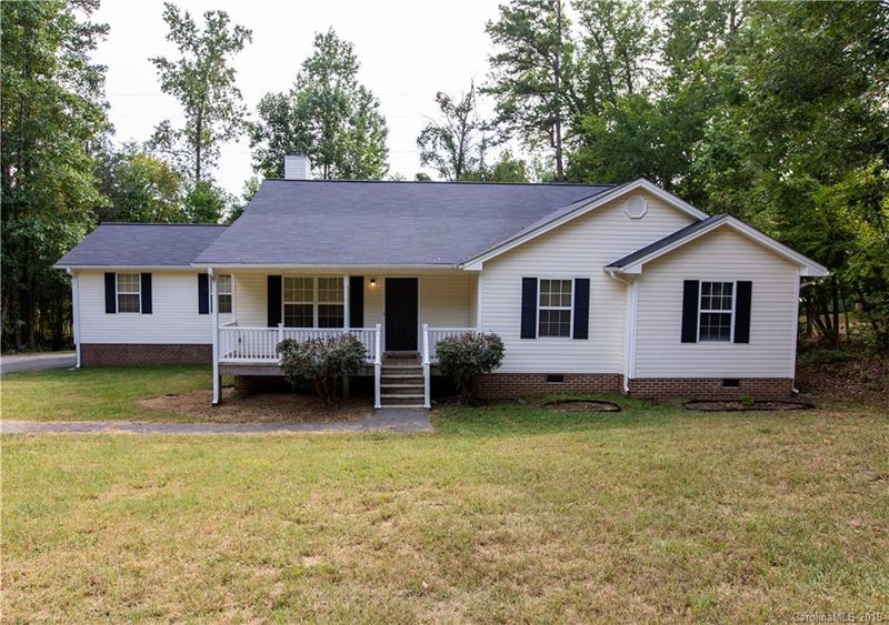 1329 Breezewood Dr, Charlotte, NC 28262