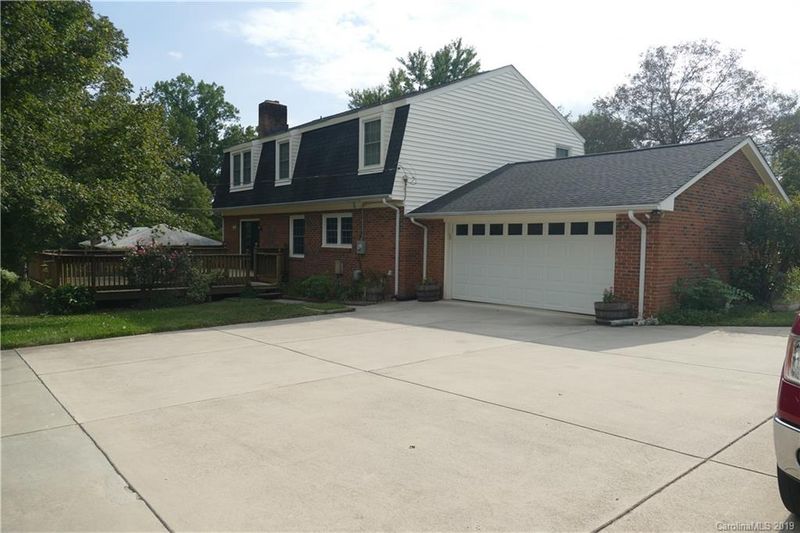 7435 Pharr Mill Rd, Harrisburg, NC 28075