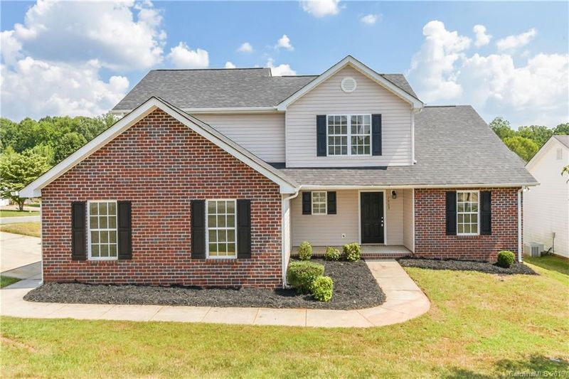 7903 Boars Head Ct, Charlotte, NC 28214
