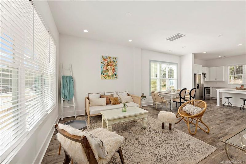 1517 Walton Rd, Charlotte, NC 28208
