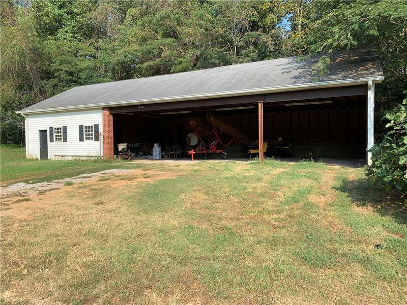 3810 Serenity Dr, Hickory, NC 28602