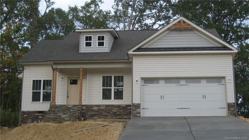 723 Riddle St, Mount Holly, NC 28120