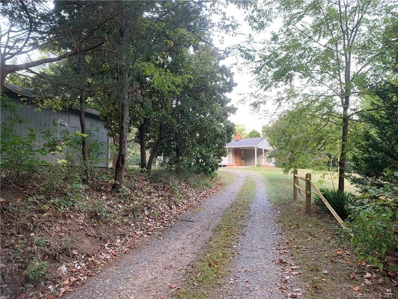 568 Peaceful Leaf Rd, Kings Mountain, NC 28086