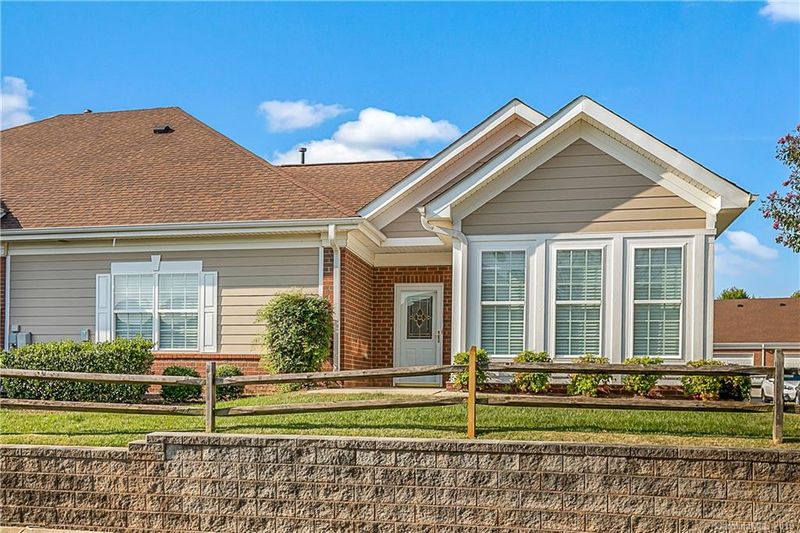 2212 N Castle Ct, Matthews, NC 28105