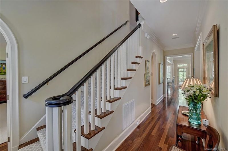 5002 Fairlawn Crescent Ct, Charlotte, NC 28226