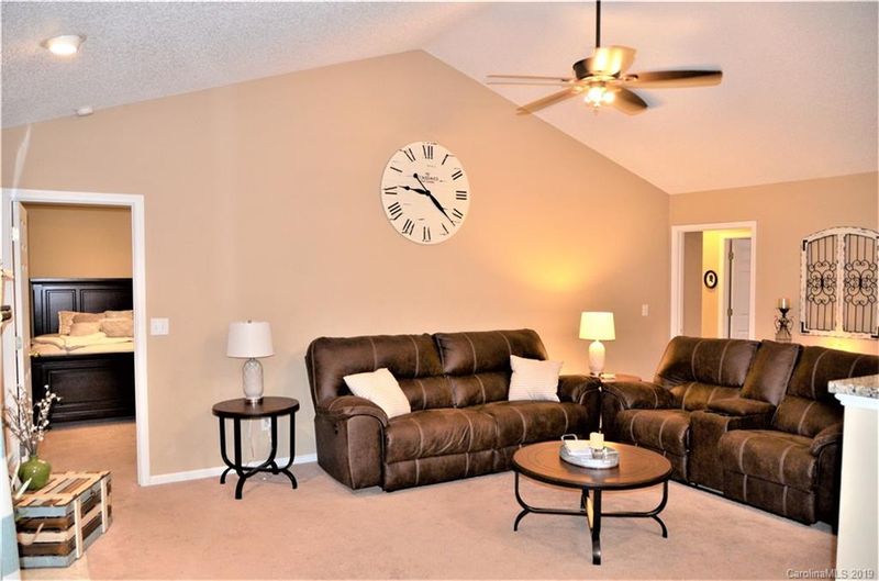310 Holstein Dr #19, Dallas, NC 28034