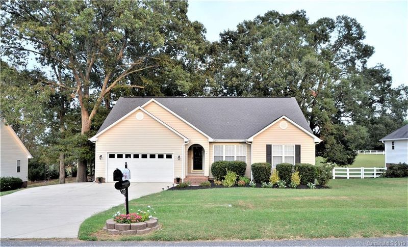 310 Holstein Dr #19, Dallas, NC 28034
