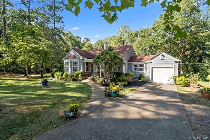 11 Hillcrest Dr, York, SC 29745
