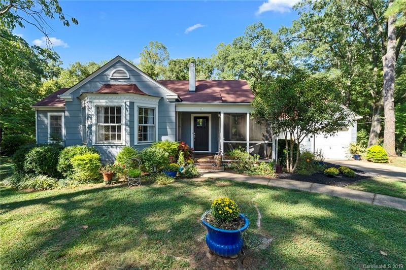 11 Hillcrest Dr, York, SC 29745