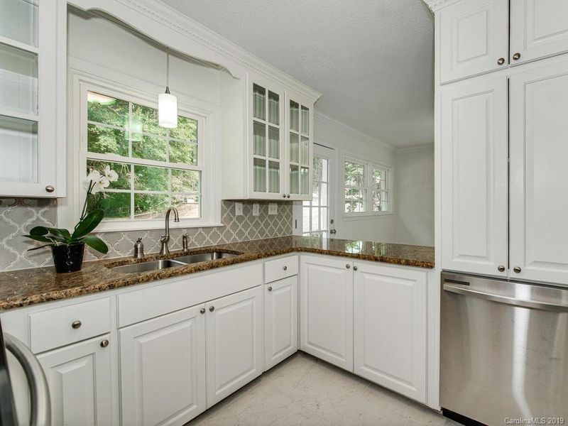 310 Puett St, Dallas, NC 28034