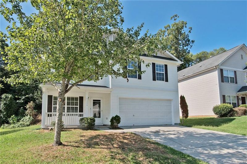 5200 Raspberry Knoll Dr, Charlotte, NC 28208
