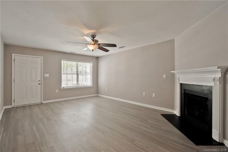 5200 Raspberry Knoll Dr, Charlotte, NC 28208