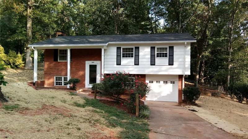 3830 Idlewood Rd, Hickory, NC 28601