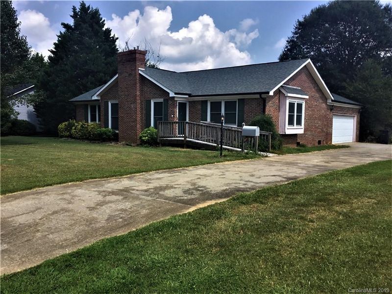 290 Fox Fire Run Dr, Gastonia, NC 28052