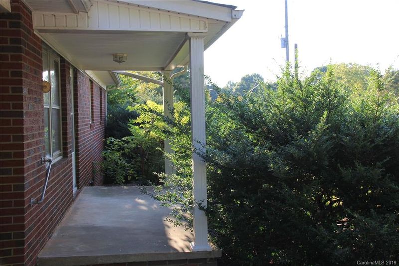 103 Fairdale Rd, Statesville, NC 28677